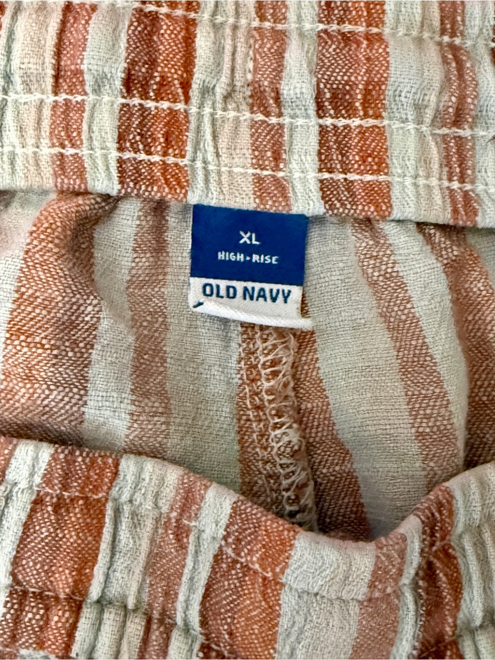 Old Navy Striped High-Waist Linen-Blend Shorts in Brown and White - Picture 3 of 3